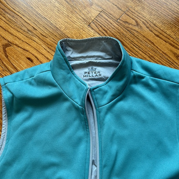 Peter Millar men’s reversible vest. excellent condition. never worn - Picture 2 of 5